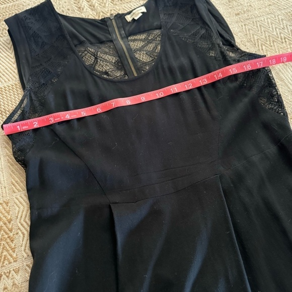 Silence + Noise Black Sleeveless and Lace Dress - Picture 3 of 7
